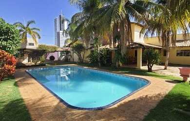 Imagem: A casa possui 5 Dormitórios, 5 Banheiros, 5 Vagas na garagem