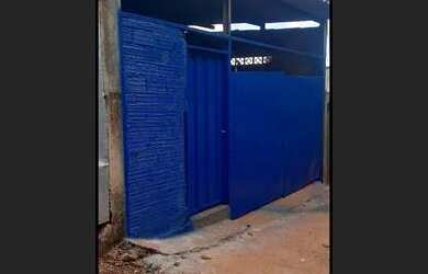 Imagem: A casa possui 2 Dormitórios, 2 Banheiros e 1 Vaga na garagem