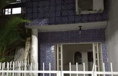 Imagem: A casa possui 3 Dormitórios, 3 Banheiros, 1 Vaga na garagem