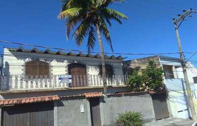 Imagem: A casa possui 4 Dormitórios, 4 Banheiros, 3 Vagas na garagem