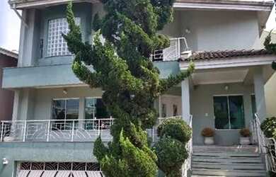 Imagem: A casa em condomínio possui 5 Dormitórios, 4 Banheiros, 5