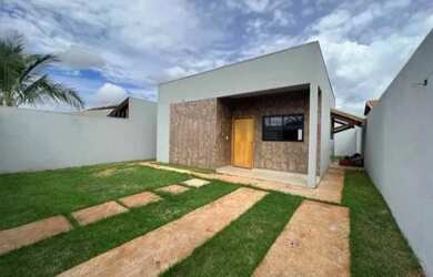 Imagem: A casa possui 2 Dormitórios, 1 Banheiro, 2 Vagas na garagem