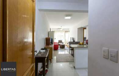 Imagem: O apartamento possui 3 Dormitórios, 2 Banheiros, 1 Vaga na