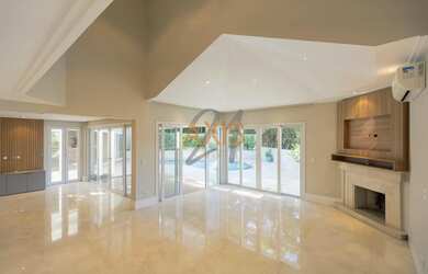 Imagem 5: Casa de 4 Quartos no Condomínio Aquarius Hills