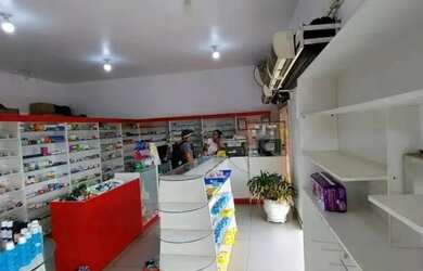 Imagem: O depósito possui 5 Vagas na garagem, 127m² de Área e está