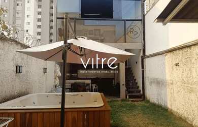 Imagem: A casa possui 2 Dormitórios, 3 Banheiros, 1 Vaga na garagem