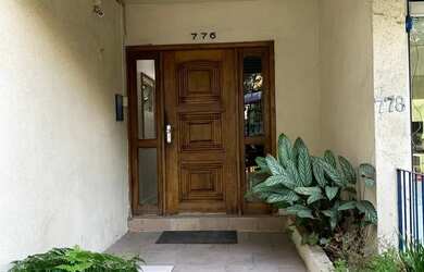 Imagem 3: 01 dormitório, na João Alfredo, Cidade Baixa, com 36 m2, 01 lance de escada