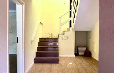 Imagem: A casa possui 5 Dormitórios, 5 Banheiros, 3 Vagas na garagem