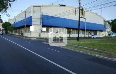 Imagem: O depósito possui 1 Vaga na garagem, 3.960m² de Área e está