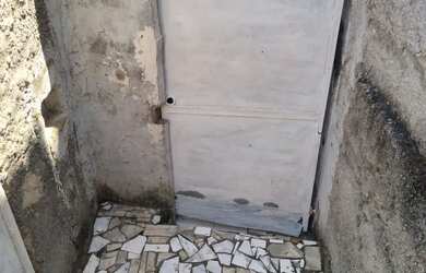 Imagem: A casa possui 1 Dormitório, 1 Banheiro e está localizado