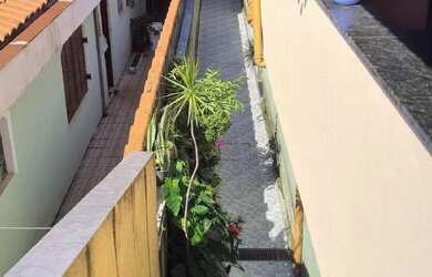 Imagem: A casa possui 2 Dormitórios, 1 Banheiro, 1 Vaga na garagem