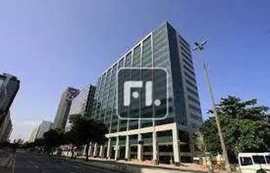 Imagem: O depósito possui 4 Vagas na garagem, 1.300m² de Área e