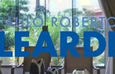 Imagem: A casa possui 4 Dormitórios, 5 Banheiros, 422m² de Área