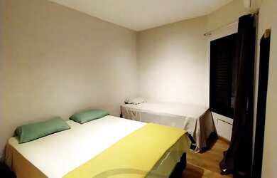 Imagem: O apartamento possui 1 Dormitório, 1 Banheiro, 1 Vaga na garagem