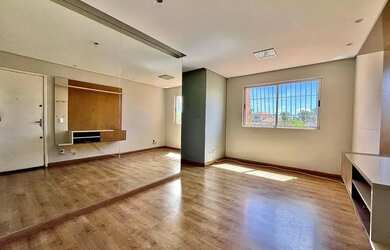 Imagem: O apartamento possui 3 Dormitórios, 1 Banheiro, 1 Vaga na garagem