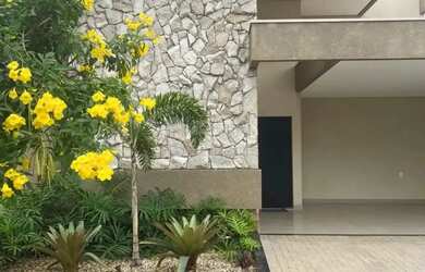 Imagem: A casa em condomínio possui 3 Dormitórios, 3 Banheiros, 2