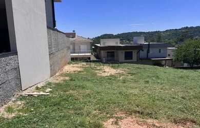 Imagem 2: Terreno a Venda no Condomínio Vita Verdi em Valinhos, no bairro Pinheiro