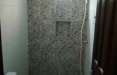 Imagem: A casa possui 2 Dormitórios, 2 Banheiros, 2 Vagas na garagem