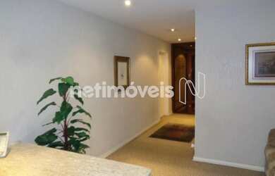 Imagem: O depósito possui 5 Vagas na garagem e 237m² de Área e está