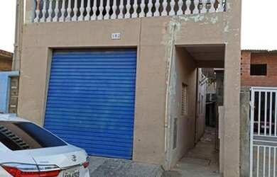 Imagem: A casa possui 5 Dormitórios, 5 Banheiros, 1 Vaga na garagem