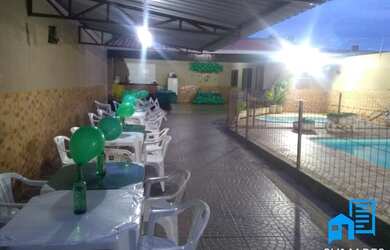 Imagem: A casa possui 2 Dormitórios, 1 Banheiro, 5 Vagas na garagem