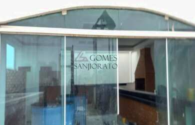 Imagem: O depósito possui 5 Vagas na garagem e 750m² de Área e está