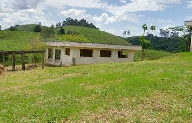 Imagem: O terreno possui 1.000m² de Área e está localizado em Bandeira