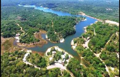 Imagem: O terreno possui 6.800m² de Área e está localizado em Praia