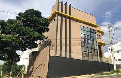 Imagem: O depósito possui 420m² de Área e está localizado em Vista