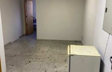 Imagem: O depósito possui 1 Vaga na garagem, 30m² de Área e está