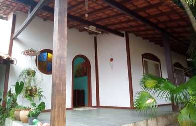 Imagem: A casa possui 3 Dormitórios, 3 Banheiros, 3 Vagas na garagem