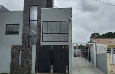 Imagem: A casa possui 3 Dormitórios, 3 Banheiros, 1 Vaga na garagem