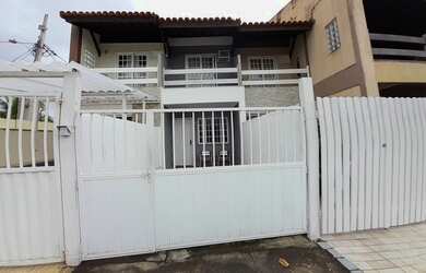 Imagem: A casa possui 1 Dormitório, 1 Banheiro, 1 Vaga na garagem