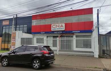 Imagem: O depósito possui 3 Vagas na garagem, 330m² de Área e está