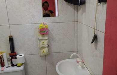 Imagem: A casa possui 4 Dormitórios, 2 Banheiros, 2 Vagas na garagem