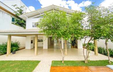 Imagem: A casa em condomínio possui 3 Dormitórios, 4 Banheiros, 2