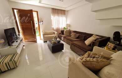 Imagem: A casa em condomínio e possui 3 Dormitórios, 4 Banheiros