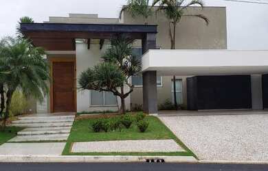 Imagem: A casa em condomínio possui 4 Dormitórios, 5 Banheiros, 4