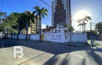 Imagem: A casa possui 5 Dormitórios, 5 Banheiros, 5 Vagas na garagem