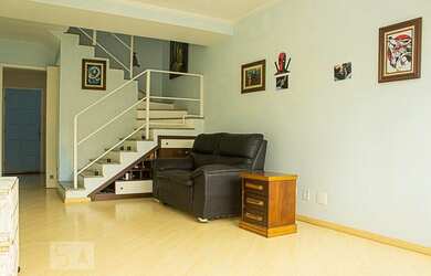 Imagem: A casa em condomínio possui 2 Dormitórios, 2 Banheiros, 1