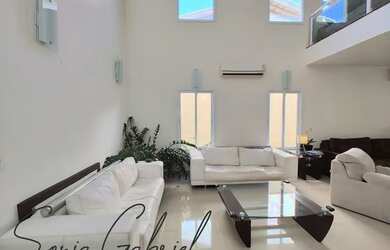 Imagem: A casa em condomínio possui 3 Dormitórios, 5 Banheiros, 4