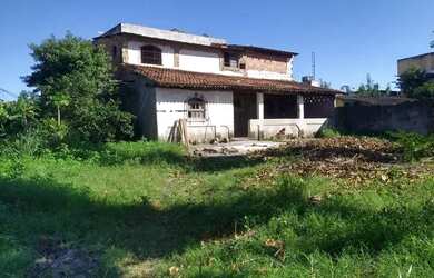 Imagem: A casa possui 3 Dormitórios, 1 Banheiro, 5 Vagas na garagem