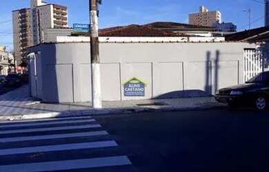 Imagem: A casa possui 2 Dormitórios, 1 Banheiro, 2 Vagas na garagem