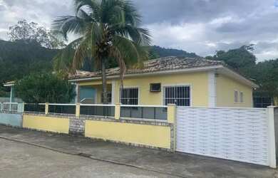 Imagem: A casa em condomínio possui 4 Dormitórios, 3 Banheiros, 1