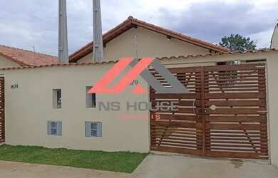 Imagem: A casa possui 1 Dormitório, 1 Banheiro, 2 Vagas na garagem