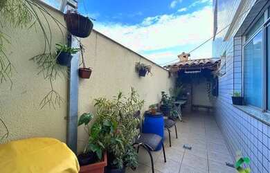 Imagem: O apartamento possui 3 Dormitórios, 2 Banheiros, 2 Vagas na