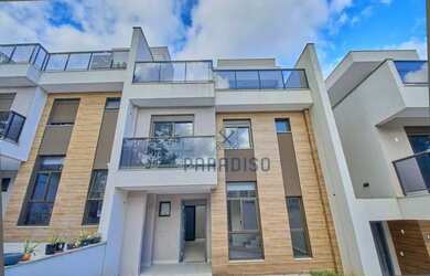 Imagem: A casa em condomínio possui 3 Dormitórios, 4 Banheiros, 2