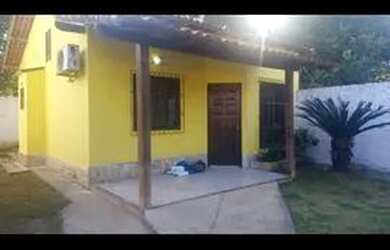 Imagem: A casa possui 2 Dormitórios, 1 Banheiro, Varanda e está localizado