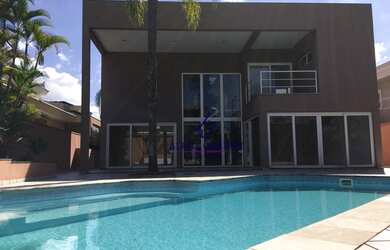 Imagem: A casa em condomínio possui 3 Dormitórios, 5 Banheiros, 4