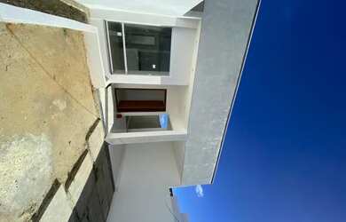 Imagem: A casa possui 2 Dormitórios, 1 Banheiro, 2 Vagas na garagem